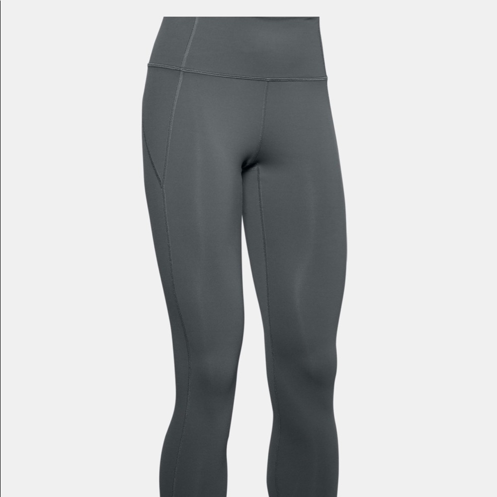 Excellent condition UA Reflect Hi-Rise legging SM